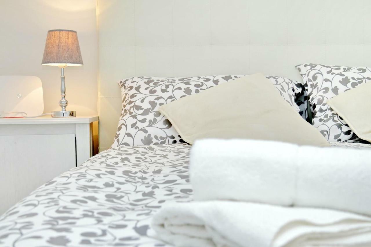 Bbhome Trastevere Station White Chic Apartment Rom Exterior foto